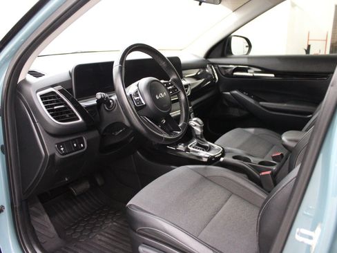 Used 2024 Kia Seltos S FWD image 7