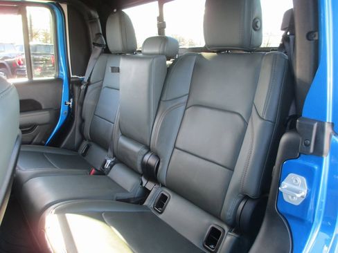 Used 2024 Jeep Gladiator Mojave image 18