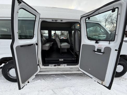 Used 2004 Ford E-350 and Econoline 350 Extended Super Duty image 14