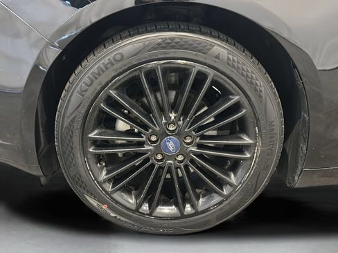 Used 2016 Ford Fusion SE w/ Equipment Group 202A AWD/4WD image 12