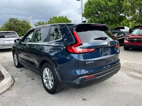 Used 2025 Honda CR-V EX image 4