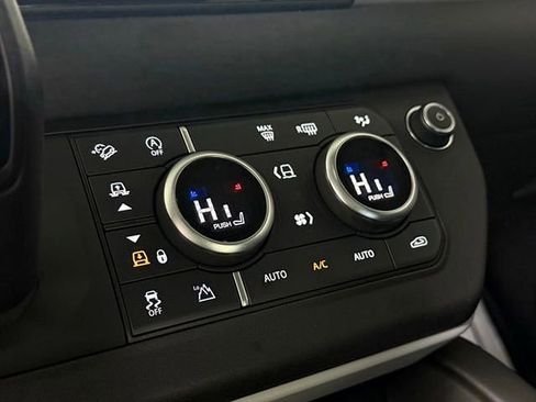 New 2024 Land Rover Defender 110 S AWD/4WD image 35