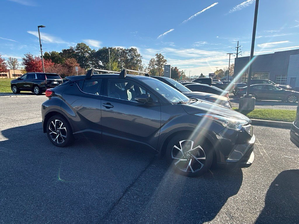 Used 2019 Toyota C-HR Limited FWD image 9