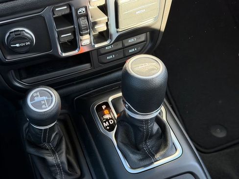 New 2026 Jeep Gladiator Sport AWD/4WD image 17