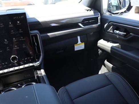 New 2026 GMC Yukon XL Elevation w/ Elevation Premium Package AWD/4WD image 23