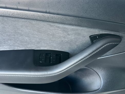 Used 2020 Tesla Model 3 Standard Range Plus image 11
