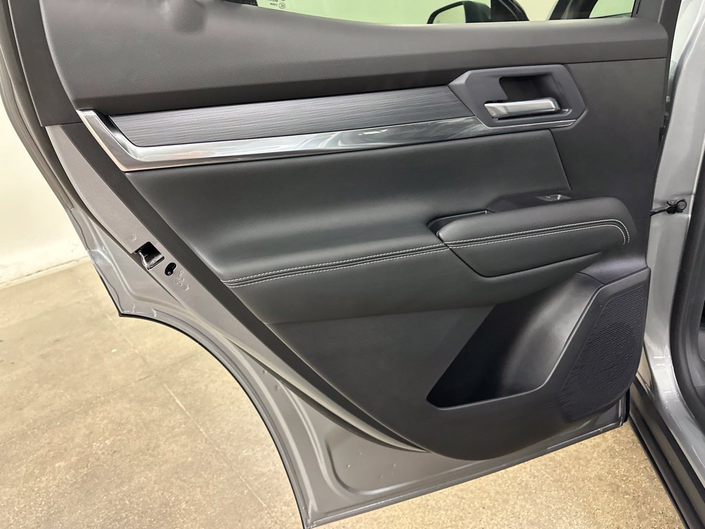 New 2027 GMC Terrain Elevation w/ Elevation Premium Package AWD/4WD image 28