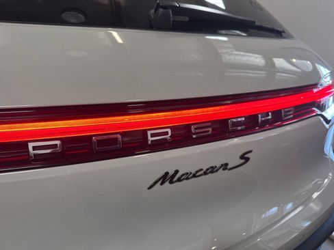 Used 2023 Porsche Macan S AWD/4WD image 20