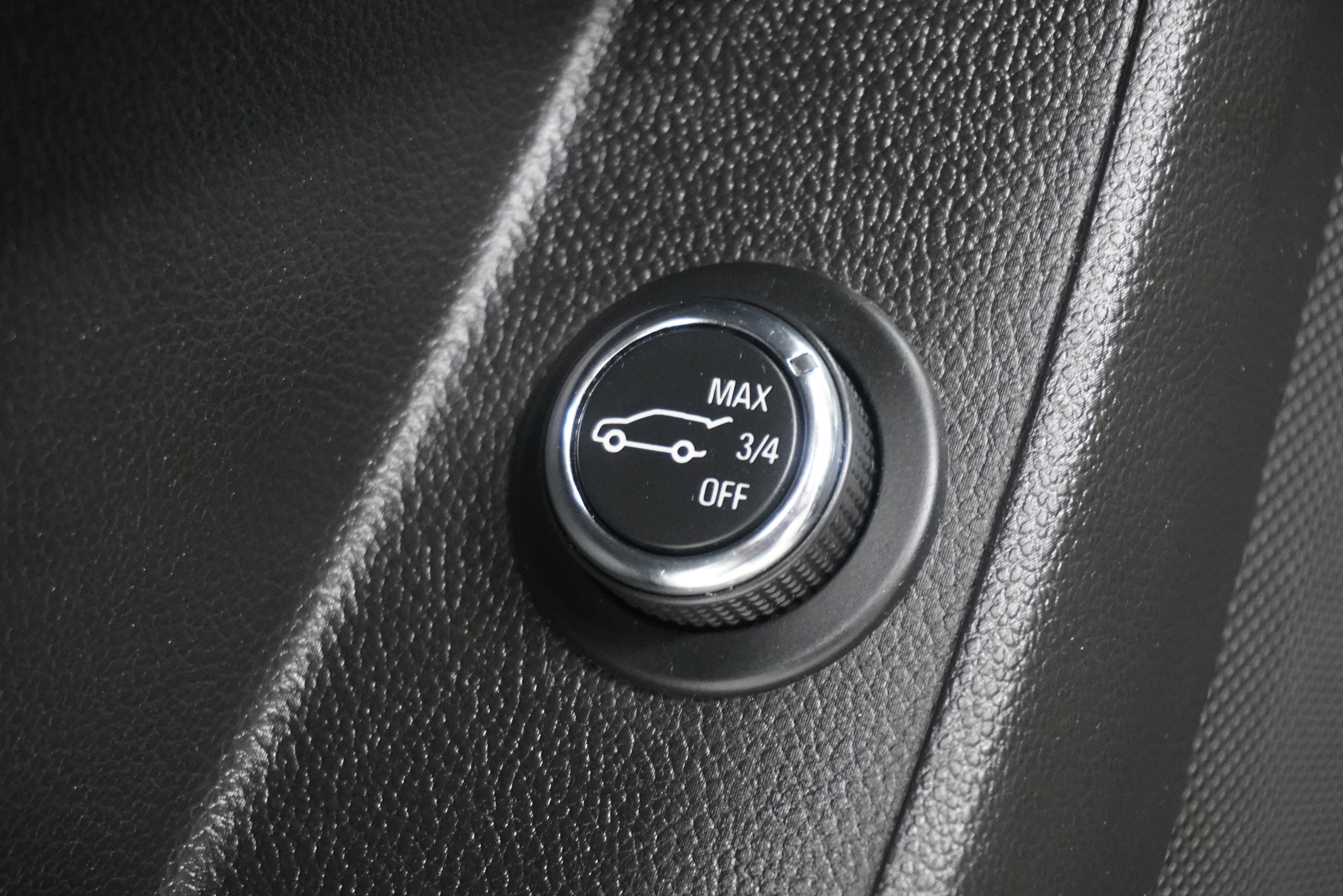 Used 2020 Chevrolet Traverse LT FWD image 26