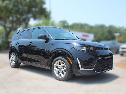 Certified 2024 Kia Soul LX w/ Option Group 015 FWD image 5