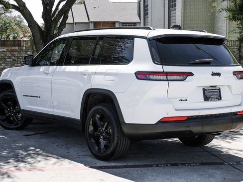 Used 2023 Jeep Grand Cherokee L Laredo image 19