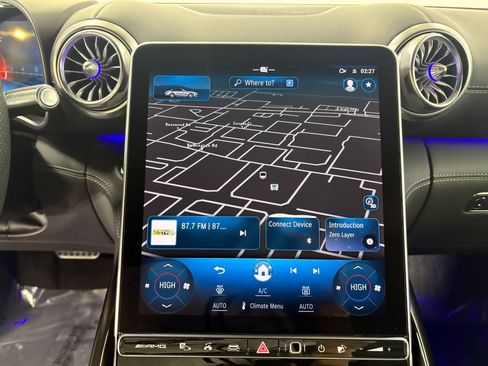 Used 2022 Mercedes-Benz SL 55 AMG 4MATIC w/ Driver Assistance Package image 19