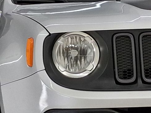 Used 2016 Jeep Renegade Trailhawk AWD/4WD image 9