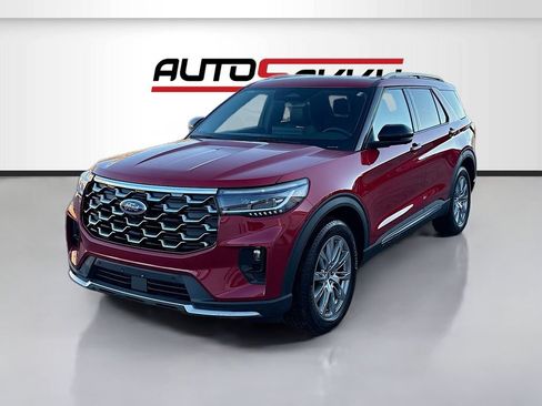 Used 2025 Ford Explorer Platinum AWD/4WD image 3