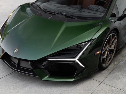 Used 2026 Lamborghini Revuelto AWD/4WD image 15