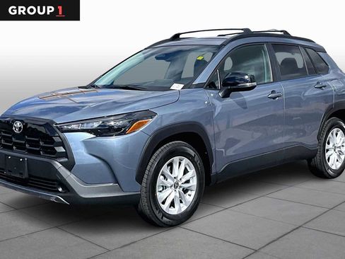 Used 2026 Toyota Corolla Cross LE image 1