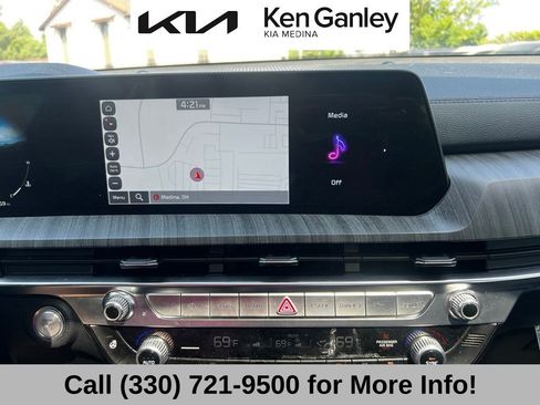 Used 2024 Kia Telluride SX w/ Towing Package AWD/4WD image 13