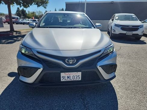 Certified 2022 Toyota Camry SE image 8