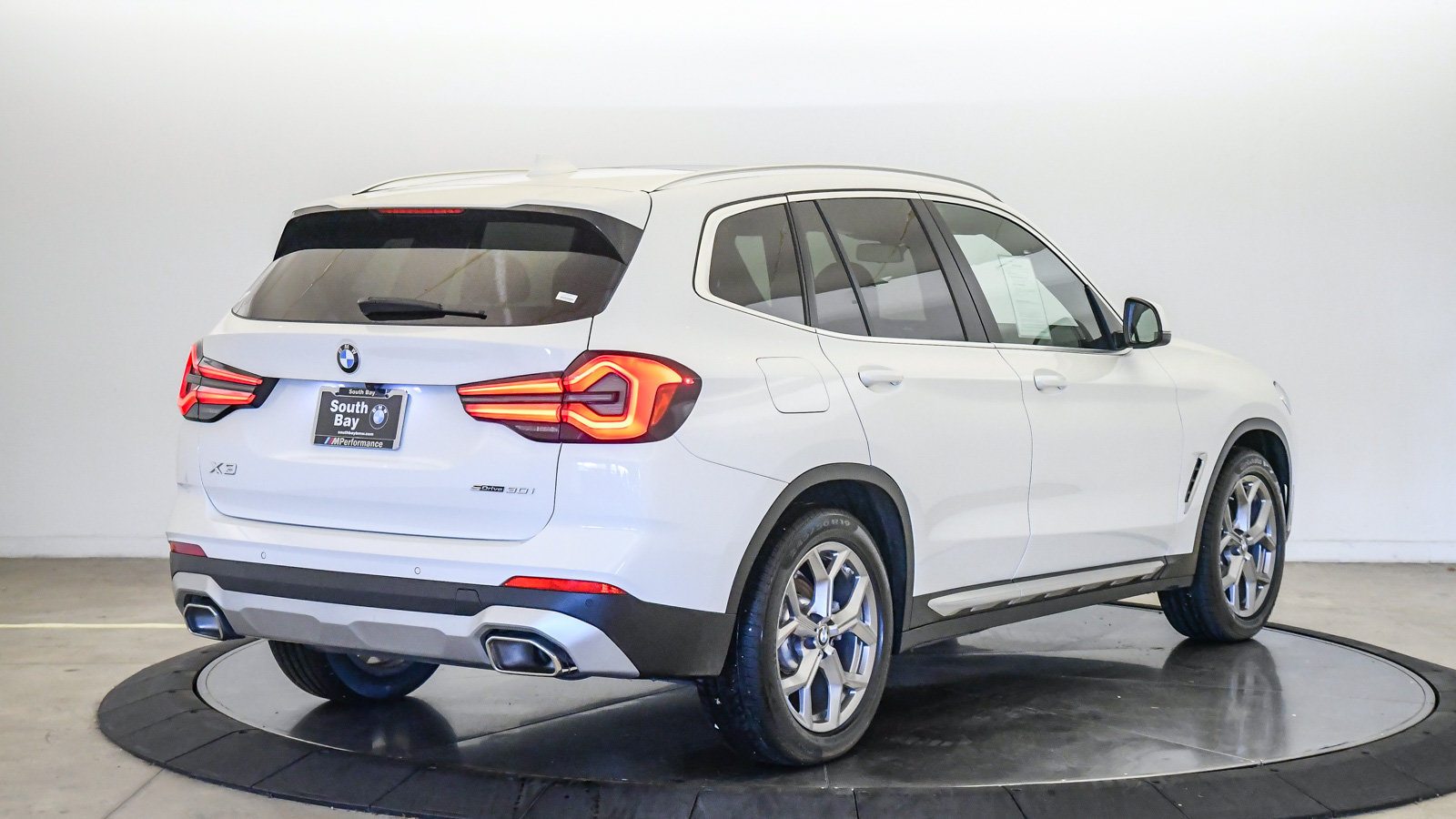 Certified 2024 BMW X3 sDrive30i w/ Convenience Package RWD image 5