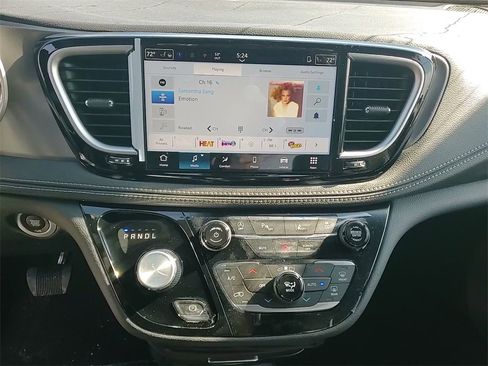 New 2026 Chrysler Pacifica Select w/ S Appearance Package image 31