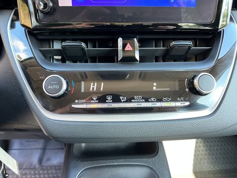 Used 2023 Toyota Corolla LE FWD image 17