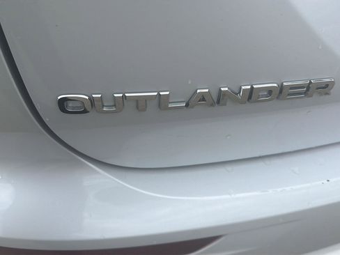 Used 2024 Mitsubishi Outlander SE FWD image 10