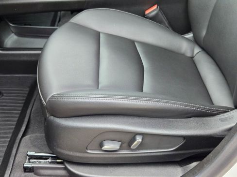 Certified 2024 Cadillac XT6 Luxury w/ LPO, Floor Liner Package image 26