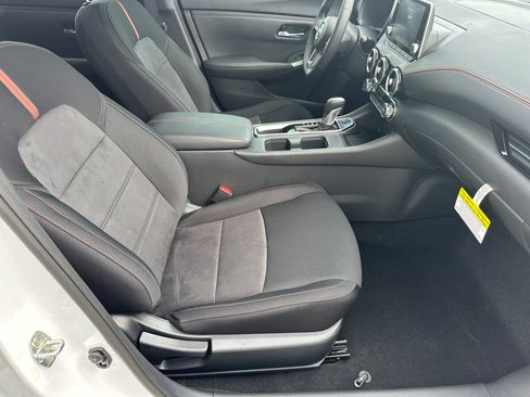 New 2025 Nissan Sentra SR w/ Midnight Edition image 13