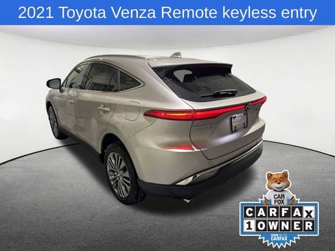 Used 2021 Toyota Venza Limited image 13