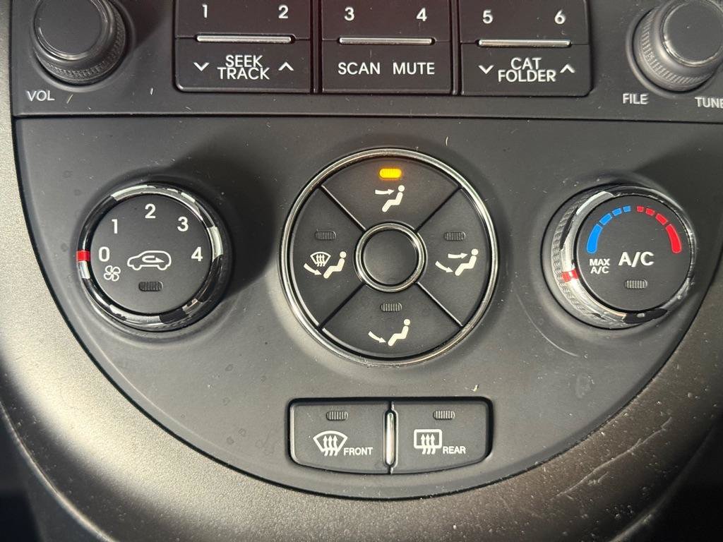 Used 2013 Kia Soul + FWD image 16