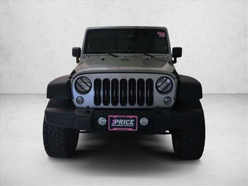 Used 2018 Jeep Wrangler Unlimited Sport S image 2