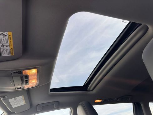 Used 2017 Toyota Highlander XLE image 26