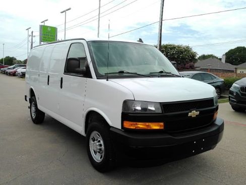 Used 2020 Chevrolet Express 2500 w/ Driver Convenience Package RWD image 3