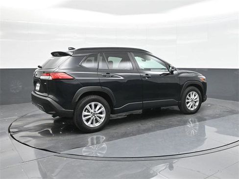 Certified 2025 Toyota Corolla Cross LE image 15