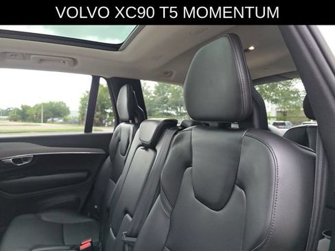 Used 2022 Volvo XC90 T5 Momentum w/ Protection Package Premier FWD image 19