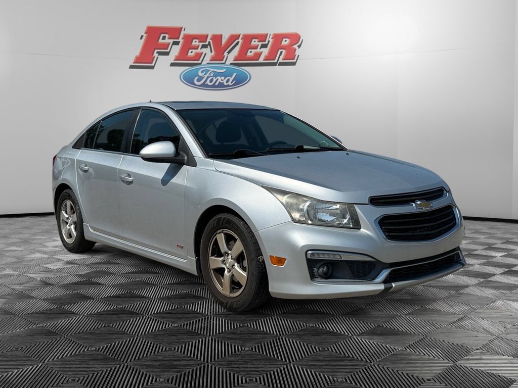 Used 2015 Chevrolet Cruze LT w/ Sun And Sound Package FWD image 7