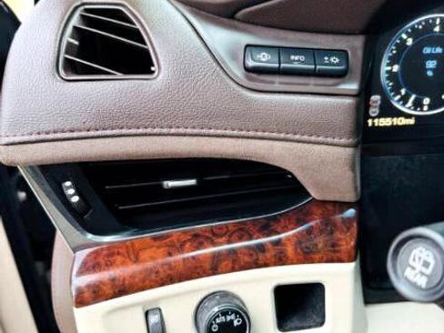 Used 2015 Cadillac Escalade ESV Luxury image 16