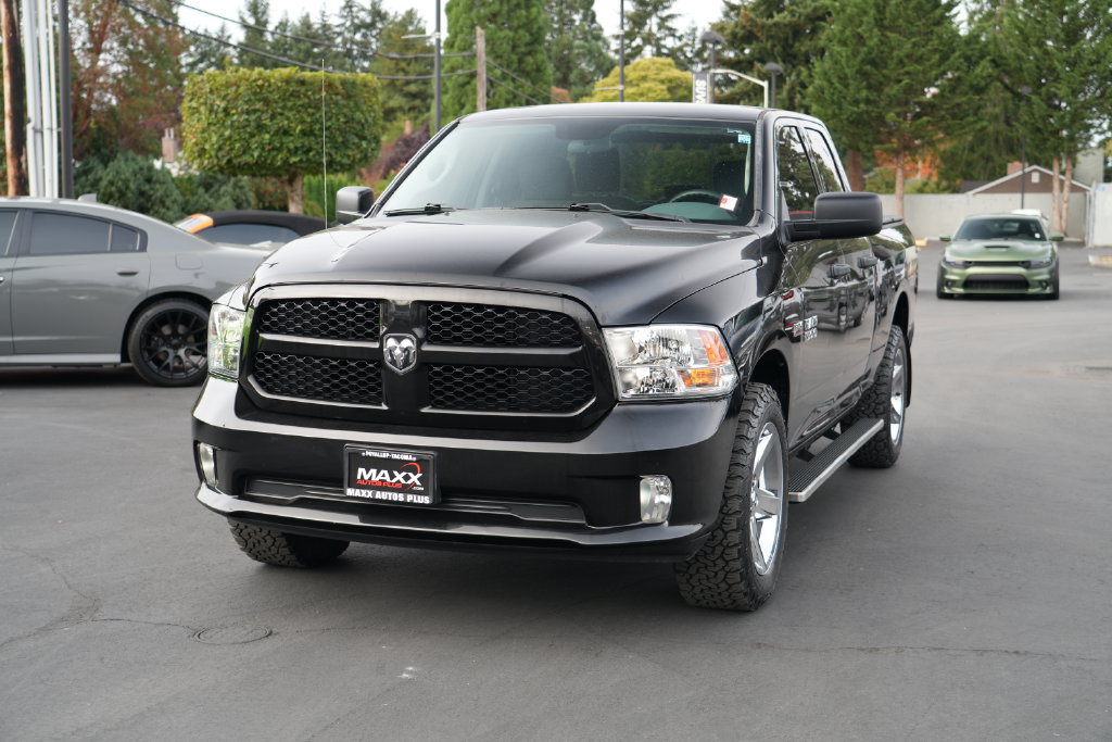 Used 2017 RAM 1500 Express AWD/4WD image 4