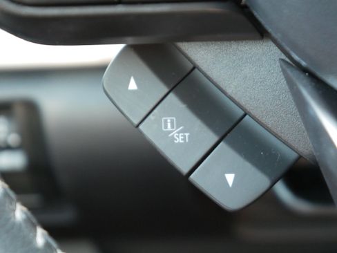 Used 2023 Subaru Forester Premium AWD/4WD image 27