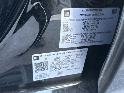 Used 2024 Chevrolet Silverado 1500 LT Trail Boss w/ LT Trail Boss Premium Package image 35