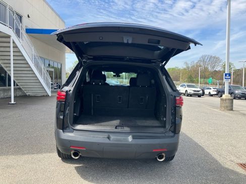 Used 2022 Chevrolet Traverse LT image 19