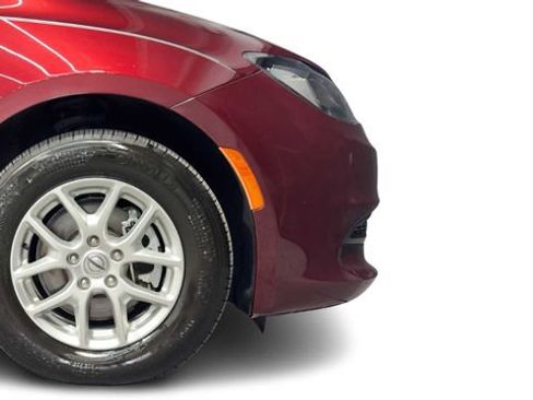 Used 2022 Chrysler Voyager LX FWD image 13