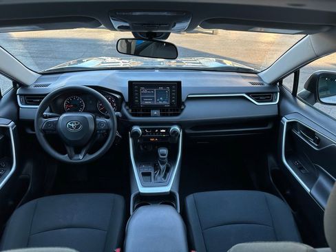 Used 2020 Toyota RAV4 LE image 21