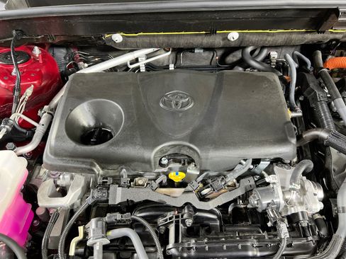 Used 2024 Toyota Venza Limited image 28