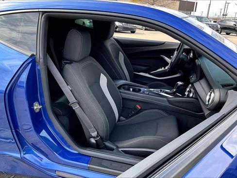 Used 2022 Chevrolet Camaro LT w/ RS Package image 8