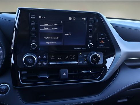 Certified 2020 Toyota Highlander LE FWD image 22