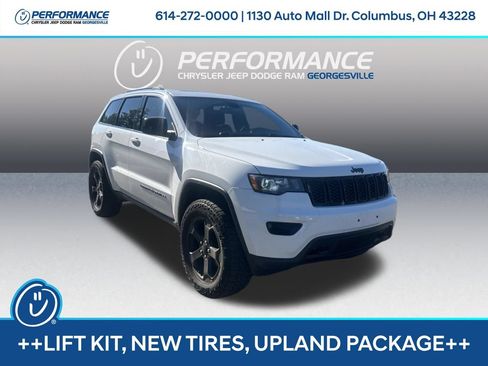 Used 2018 Jeep Grand Cherokee Laredo AWD/4WD image 1