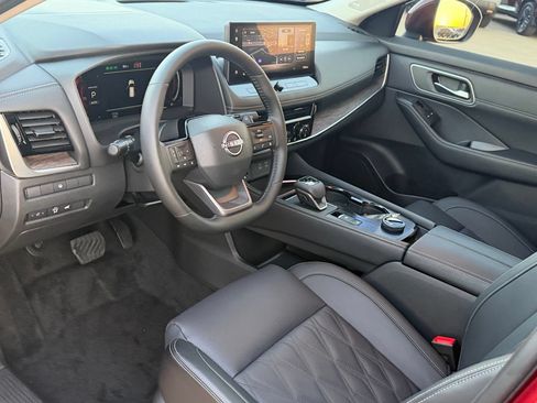 Certified 2026 Nissan Rogue Platinum AWD/4WD image 16
