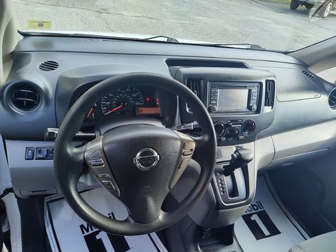 Used 2019 Nissan NV200 SV w/ Navigation Package FWD image 9