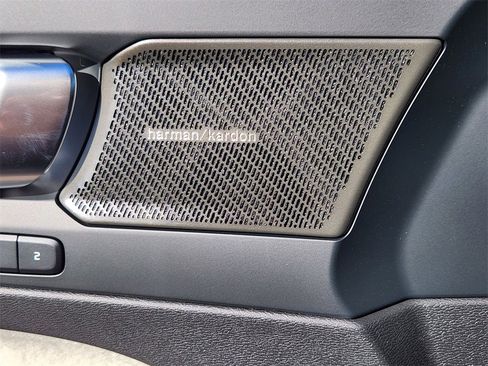 New 2026 Volvo XC40 B5 Ultra w/ Climate Package image 5